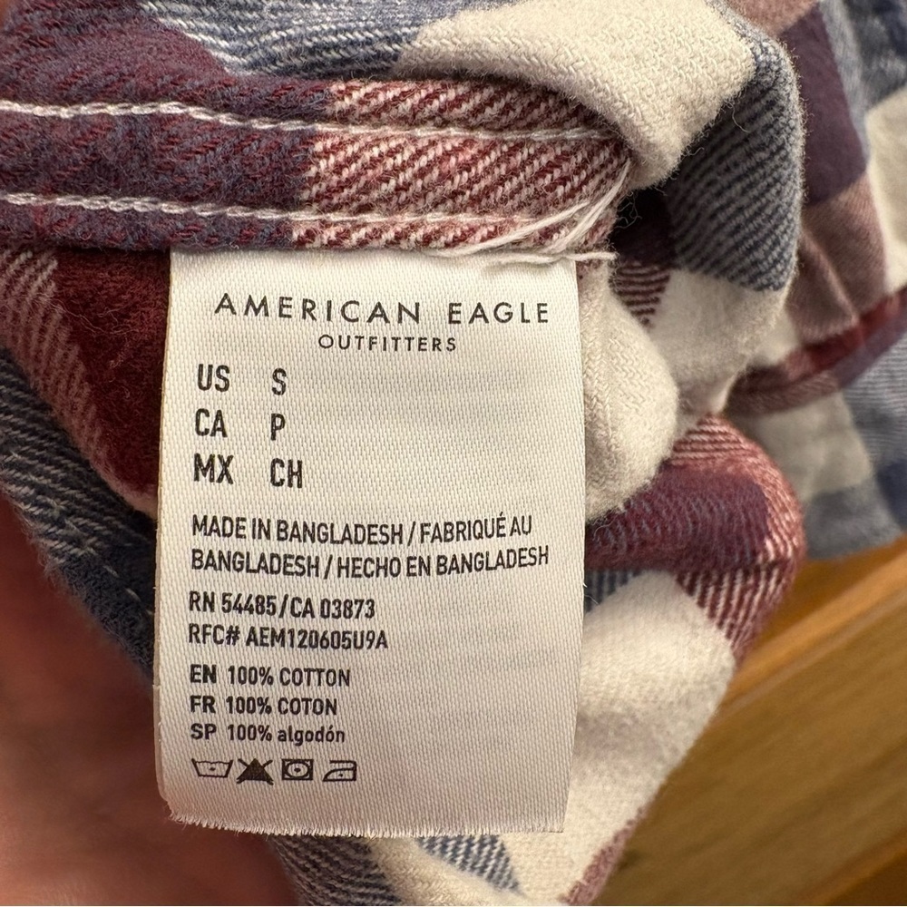 American Eagle Cozy Cabin Flannel Red White Blue Plaid Women’s Size S Button Up - Picture 4 of 4